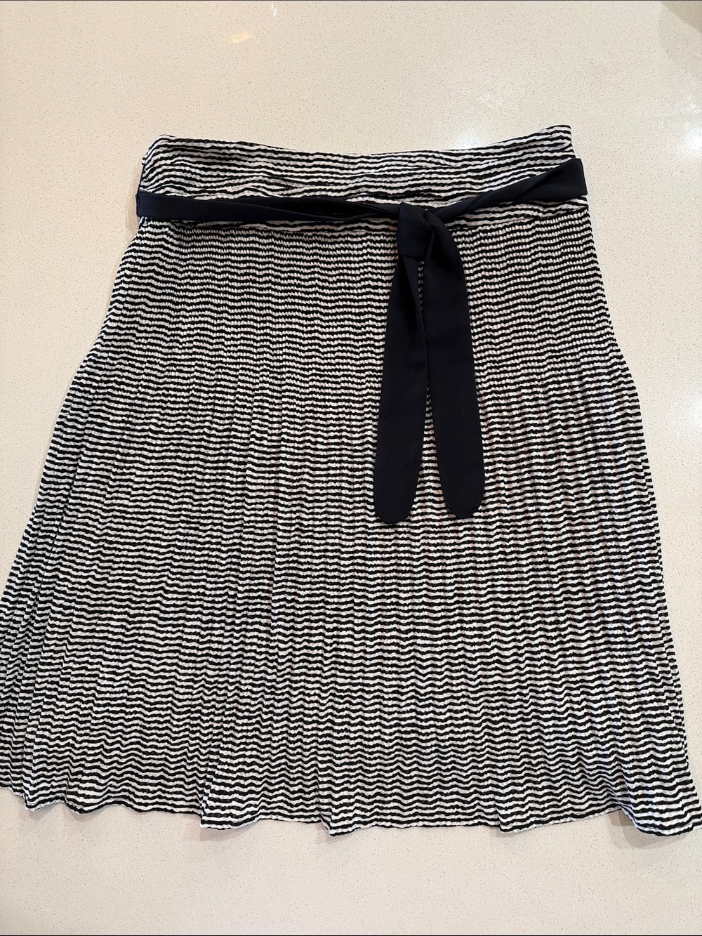 NWT Antonio Melani Women’s Navy and White Striped Knit Skirt with Waist Tie Size